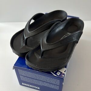 Ladies Birkenstock Honolulu Black Flip Flops size 38 (7 US)